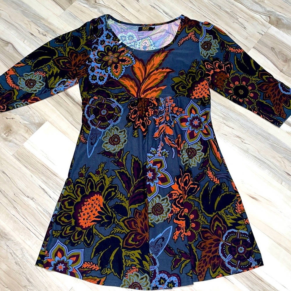Ladies top. Size large